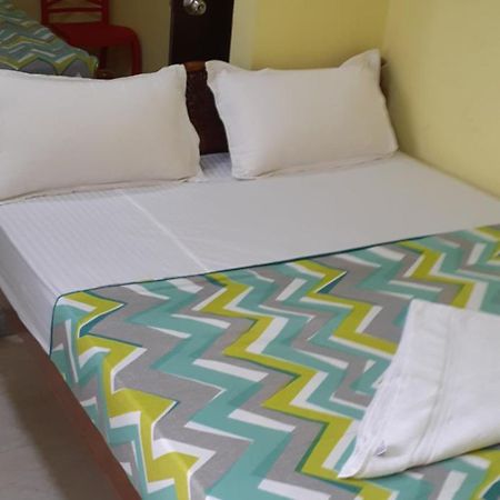 Varadhar Guest House Kanchipuram Extérieur photo